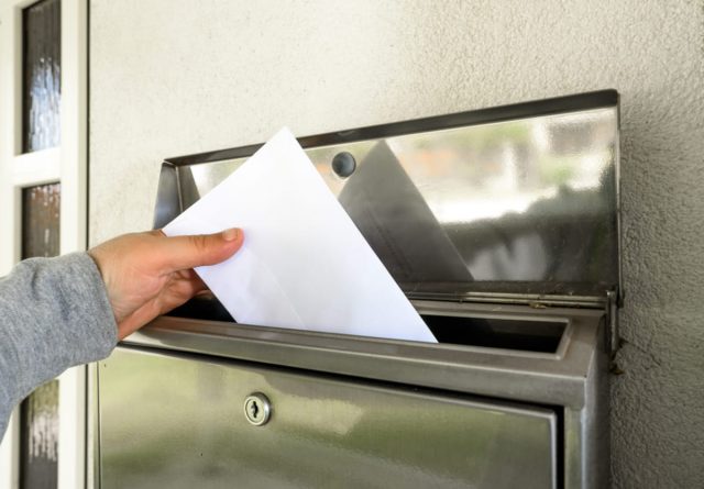 突然「自治体から給付金のはがき」が届きました。詐欺ではないのでしょうか？本当に受け取っても大丈夫？