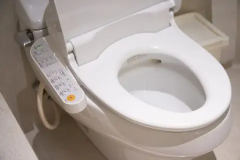 温水便座の電源を「1年中オン」にしています。年間でいくら電気代を消費していますか？