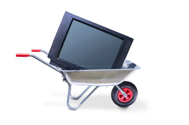 使わなくなった「テレビ」を処分したいです。「無料」で回収してくれる業者があると聞きますが、依頼しても大丈夫でしょうか?