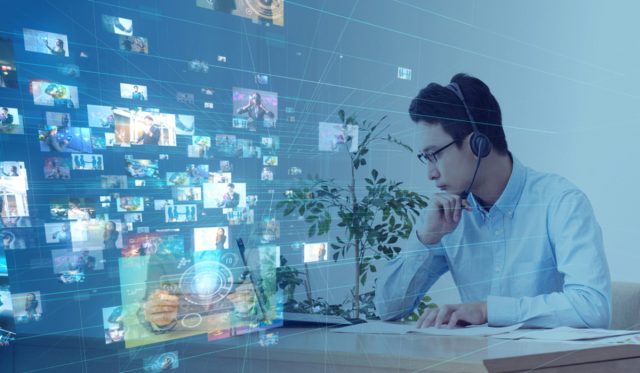 友人が会社を休んで「給付金」をもらいながらWebクリエイター能力認定試験の勉強をするそうです。基本手当と同額程度がもらえるそうですがどういうことですか？
