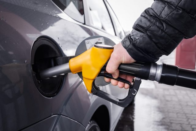 車での移動が欠かせず「ガソリン代」がかなりキツいです…補助金も打ち切られたと聞きますが、今後も高騰が続くでしょうか？
