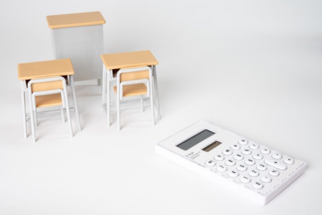 幼稚園から大学まですべて私立のケース、教育費はいくらかかる？2000万円以上になるって本当？