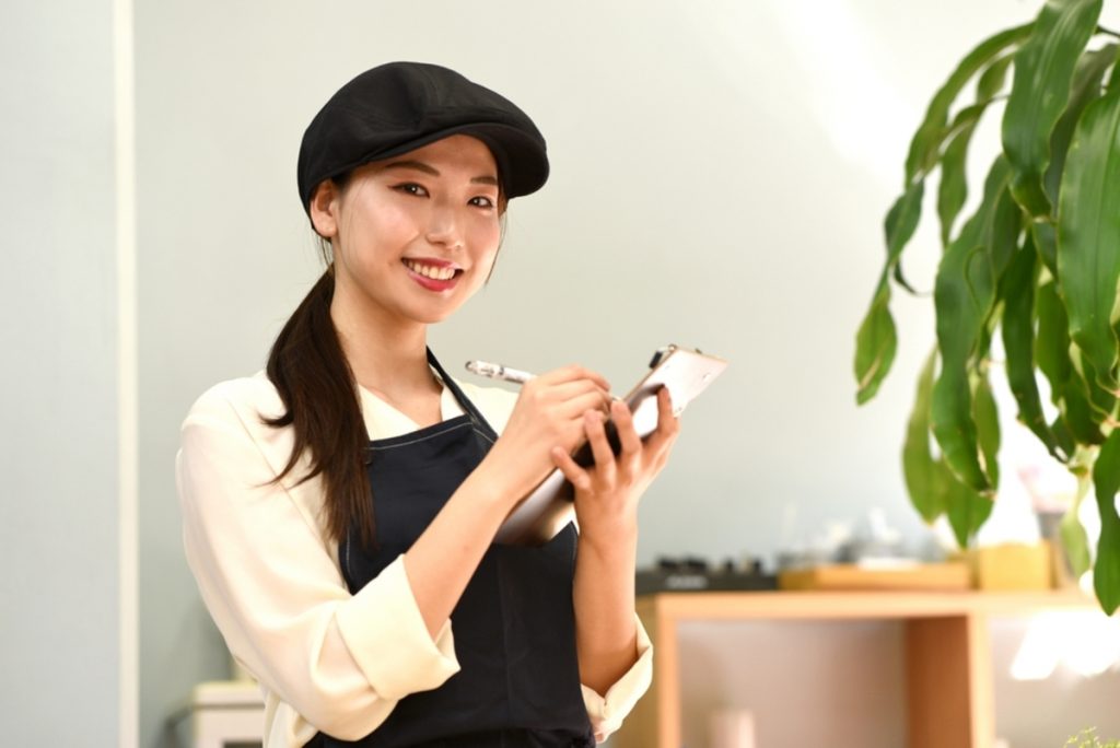 春休み中、娘がアルバイトで「15万円」稼いだようです。年間の収入が「130万円」未満であれば問題ないですよね？