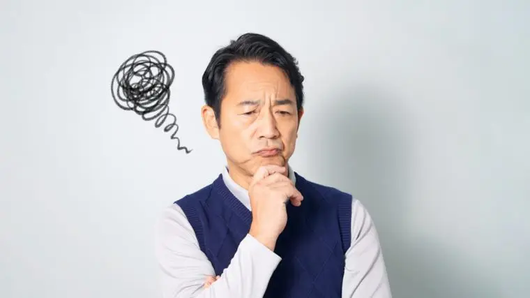 50代で貯金が「200万円」しかなく焦っています。定年までにあといくら貯めれば「老後貧乏」にならずにすみますか?