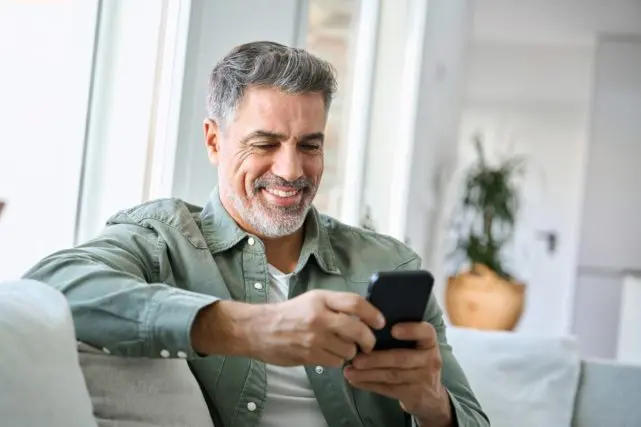 夫のスマホ代が「毎月1万3000円」もかかっています。見直すとどのくらい節約できるのでしょうか?