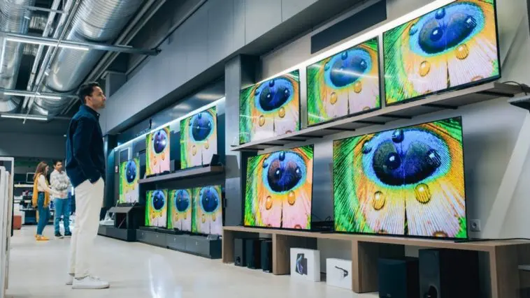 引っ越しに伴ってテレビを買い替えたいのですが、新品「10万円」のものと再生家電を比較したいです。新型テレビでも2割引きになるという話を聞いたのですが、本当でしょうか?