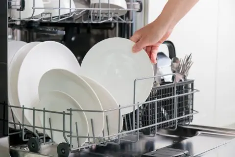 「食洗機で洗った方が水道代が安い」って本当？ 手洗いより本当に節約になるのでしょうか？