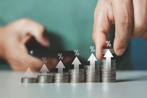 友人が「老後に2000万円用意できない」と言っていて、私だけじゃないとホッとしたのですが、実際はこっそり貯蓄している人は多いのでしょうか？
