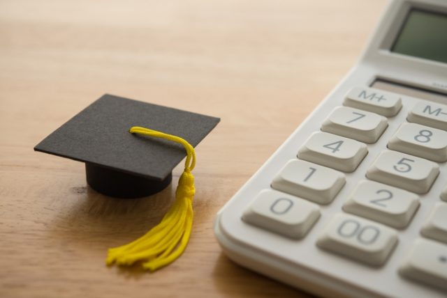 大学2回生の息子は「大学院」へ進学希望です。「奨学金」を「4年間で200万円」ほど利用する予定ですが、追加で借りられますか？