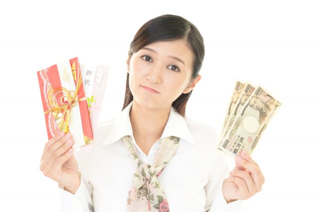 物価高の今、友人の結婚式に「ご祝儀3万円」はNG？ 少し増やして「4万円」にすべきか悩みますが、縁起が悪いから避けるべきでしょうか？“ゲスト1人あたりの費用”もあわせて確認