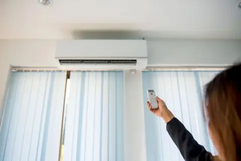 エアコンの「除湿機能」を使っています。電気代が高いので「除湿機」の購入を検討中ですが、どのくらい違うのでしょうか？