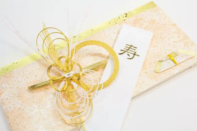 6月、会社の部下が「結婚式」を挙げるそうです。「3万円のご祝儀」ではやはり失礼でしょうか?