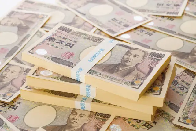 勤務医の友人から「確定申告が大変だった」と聞きました。実際「年収2000万円」を超える「給与所得者」はどのくらいいるのでしょうか?
