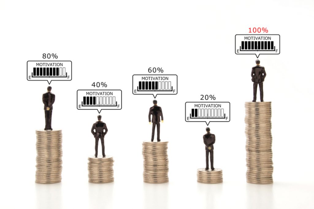 日本の平均年収は「460万円」だけど、達成の難易度はどれくらい？ 中央値から見る“年収の実態”についても解説