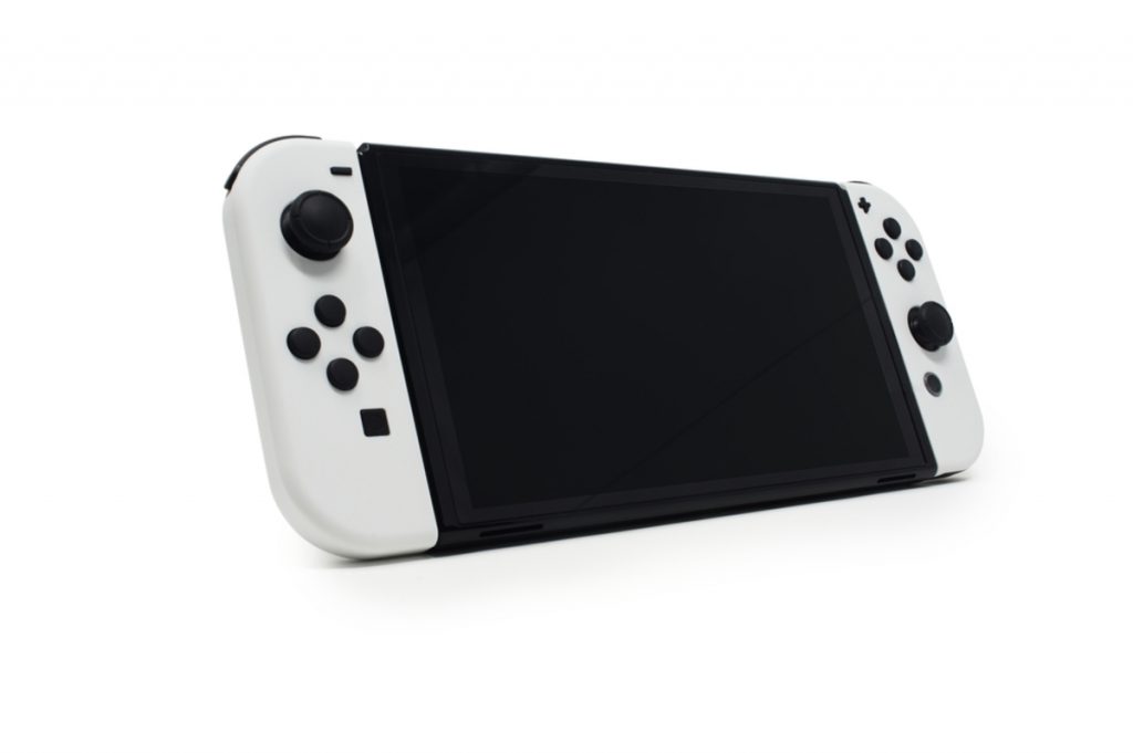 小学6年生の息子が「誕生日プレゼントはSwitch2がいい!」と言っています。小学生に「5万円」は流石に高いと思うのですが、買ってあげるべきでしょうか?