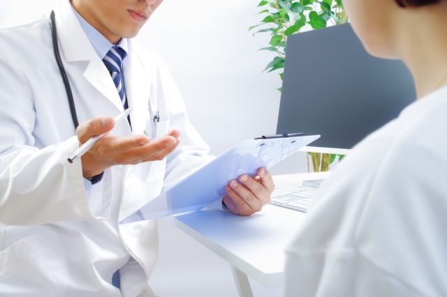 老後の貯金が「3000万」を超えました。老化による病気が心配ですし、金銭面でも余裕があるので「セカンドオピニオン」をつけたいですが「保険適用外」と聞きました。 「費用」はどれくらいかかるのでしょうか？
