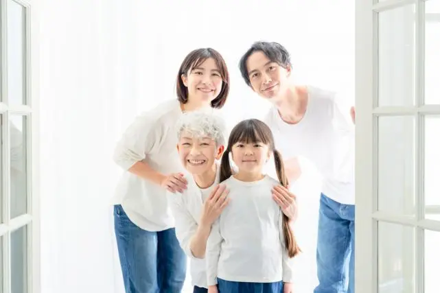 【試算】「親を扶養に入れると節税になる」って本当? 年収500万円の会社員が「67歳・別居の母」を扶養に入れた場合の節税効果を検証