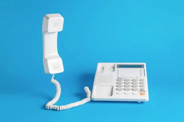 実家の固定電話には「勧誘の電話」しかかかってきません。月々の基本料金もかかるので、引っ越しを機に解約したいのですが…今も持つ意味はあるのでしょうか?