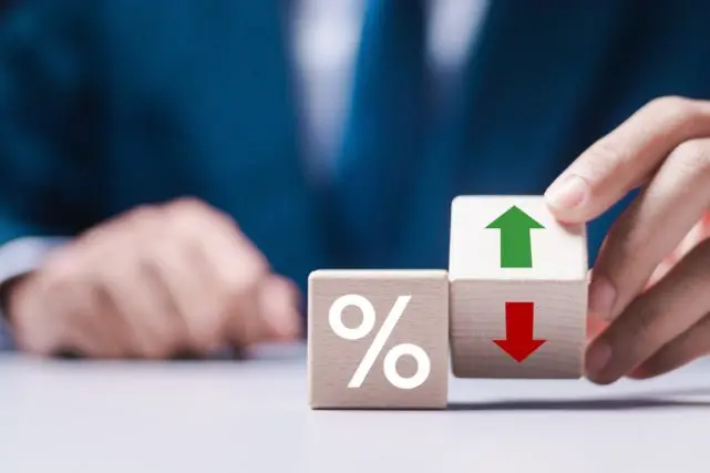 預金金利が「10倍」になって、100万円預けたら「年2000円」の利息が付くように! でも住宅ローン金利が上がると「月4000円」の支出増!? 利上げの“生活への影響”を解説