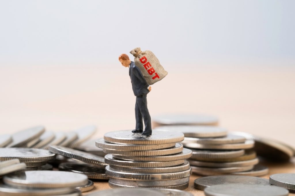 亡くなった父に借金が! 相続人は母と私、この借金はどちらが、どのように返済すればいいの?