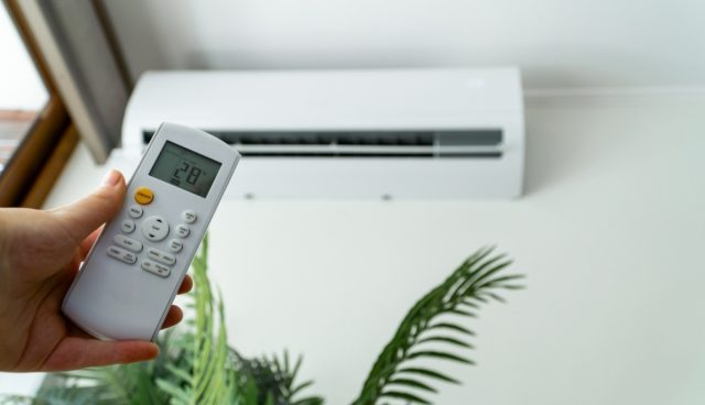「気温が26度」になり、家の中も暑い気がします…エアコンの「冷房」と「除湿」でいつも悩むのですが、どちらが「快適」で「節約」できますか？