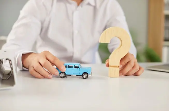 退職金「1500万円」で2代目の車を購入したいです。「1000万円」だけ残せば、年金と合わせて生活できますよね?