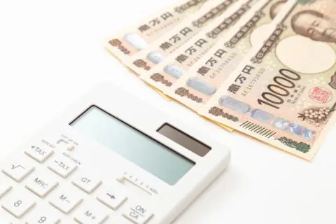 大学1年の子に「仕送り月5万円」していますが「全然足りない」と泣きつかれました。学生の生活費ってそんなにかかるのでしょうか？