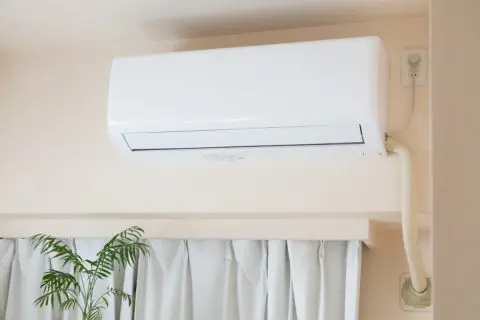 エアコンは新しいほど省エネ？でも「買い替えるお金がない…」古いエアコンで電気代を下げる方法はありますか？