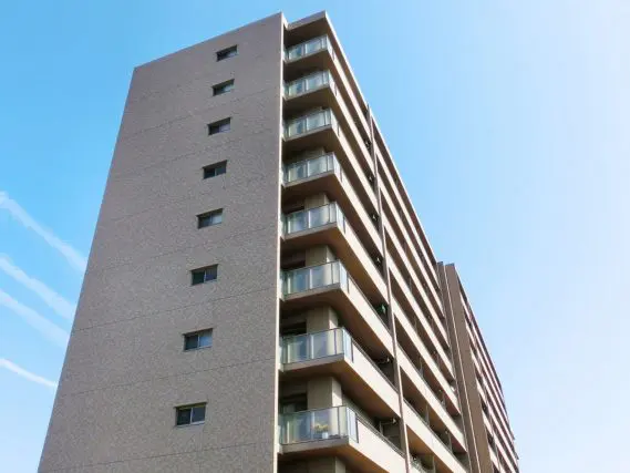 大学生の娘が一人暮らし。23区内で家賃が「8万円」なら安い方?都内の1K/1DKの家賃相場を解説