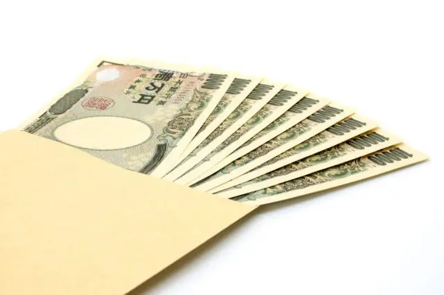 大学生の息子は月の出費が「10万円」と聞いて心配!大学生ならそのくらい普通なの?