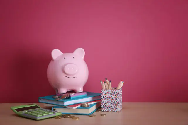 子どもが生まれたばかりです。「教育費をためる」には「学資保険」がよいと聞いたのですが本当ですか?「メリット」と「デメリット」を教えてください