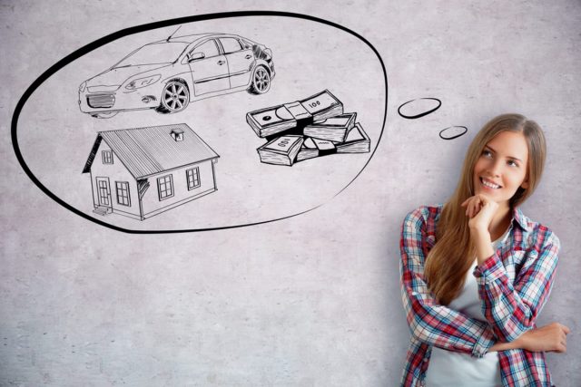「年収1000万円」は高年収だけど、タワマンに住んで「外車」を乗り回すには到底足りない!?“リアルな手取り”と生活コストを検証